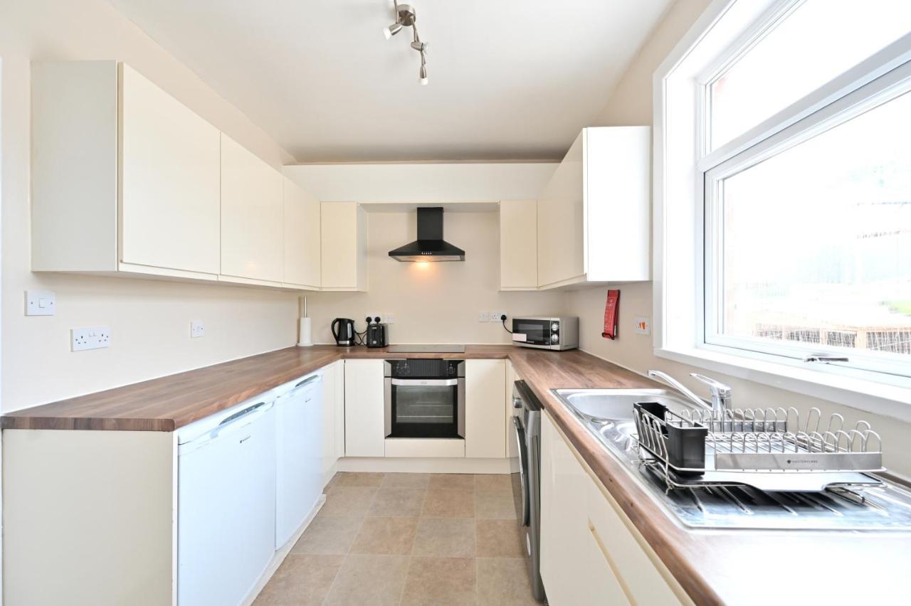 Sleek And Stylish 3 Bed In Bolton - Garden - Parking别墅 外观 照片
