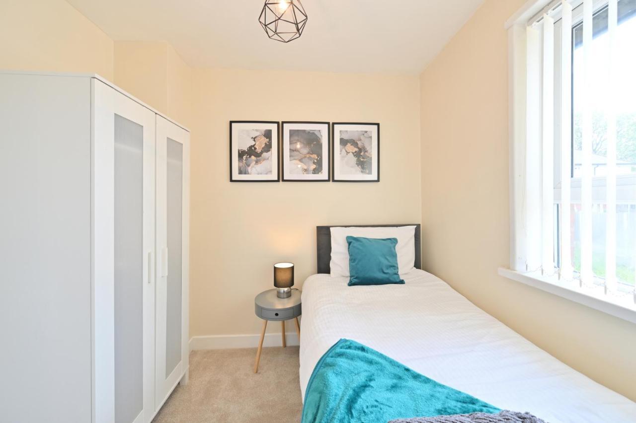 Sleek And Stylish 3 Bed In Bolton - Garden - Parking别墅 外观 照片